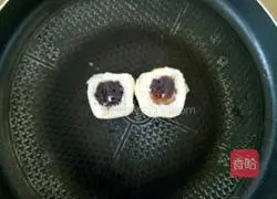 Illustration of how to make bean paste burger 3