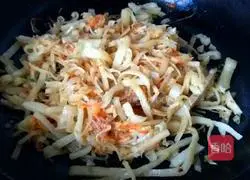 Illustration of how to make vegetarian fried pancakes 7