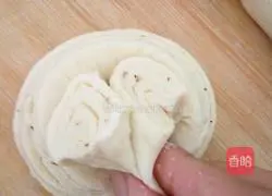 Illustration of how to make salt and pepper rolls 9