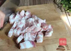 Illustration of how to make pork belly braised rice 3