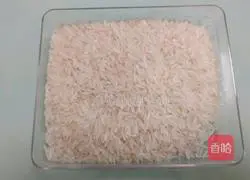 Illustration of how to make sausage claypot rice 1