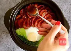 Illustration of how to make preserved claypot rice 10