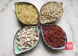 Illustration of how to make red bean, coix seed and gorgon porridge 2