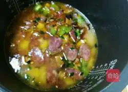 Illustration of Sichuan Sausage and Mushroom Braised Rice 8