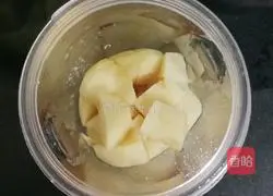 Illustration of how to make apple oatmeal paste (baby food supplement) 8