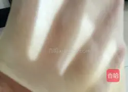 Illustration of how to make hamburger embryos (small meal buns) 6