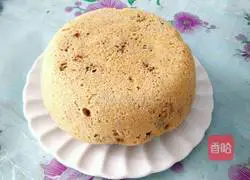 Illustration of how to make cornmeal and red date hair cake 10