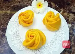Illustration of how to make rose pumpkin rolls 12