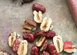 Illustration of how to make purple sweet potato and millet porridge 2