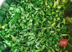 Illustration of how to make leek and egg box 1