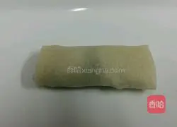 Illustration of how to make shepherd’s purse and shrimp spring rolls (mustard flavor) 7