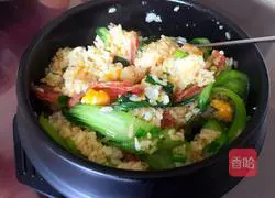 Illustration of how to make claypot rice 8