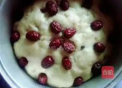 Illustration of how to make red date hair cake 9