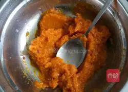 Illustration of how to make pumpkin and purple sweet potato cake 1