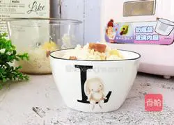 Illustration of how to make potato and sausage braised rice 9