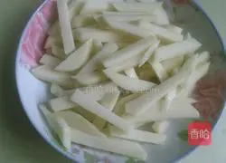 Illustration of how to make braised noodles with pickled cabbage 2