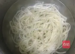 Illustration of how to make braised beans and noodles 5