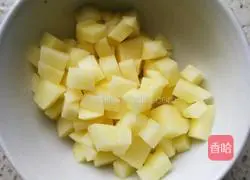 Illustration of how to make braised rice with one tomato 4