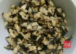 Illustration of how to wrap Hakka rice noodles in boards (bundling boards) 5