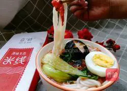 Illustration of how to make tomato rice noodles 7