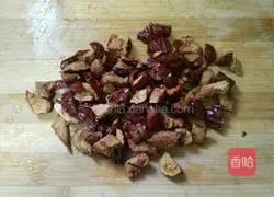 Illustration of how to make milky red date steamed buns 1