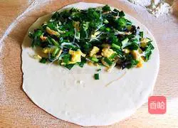 Illustration of how to make leek, shrimp skin and fungus box 12