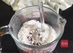 Illustration of how to make mom's eight-treasure porridge 5