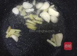 Illustration of how to bake chicken legs in rice cooker 4