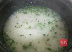 Illustration of how to make white rice and shrimp porridge 5