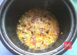 Illustration of braised rice with mushrooms and sausages 8