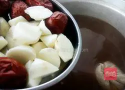 Illustration of how to replenish the spleen and remove dampness porridge 6