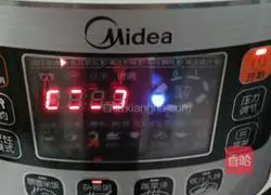 Illustration of how to make spleen-strengthening porridge 6