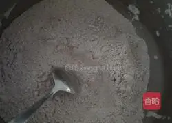 Illustration of how to make chocolate walnut cake 2