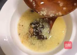 Illustration of how to make Angelica Astragalus Millet Porridge (blood-tonifying and qi-tonifying medicinal diet) 10