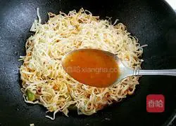 Illustration of making braised noodles 22