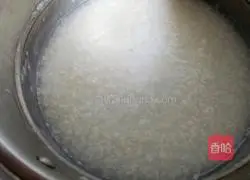 Illustration of how to make mushroom and chicken porridge 3