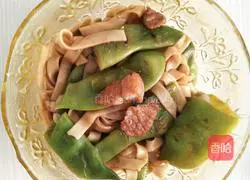 Illustration of how to make braised beans and noodles 13