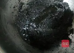 Illustration of how to make Lantern Festival with black sesame filling 3