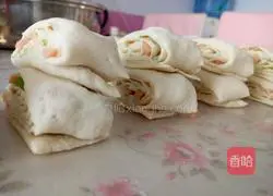 Illustration of making sausage rolls 7