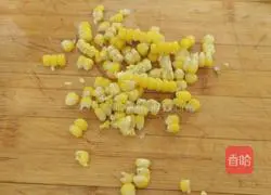Illustration of how to make shrimp and cheese colorful baked rice 12