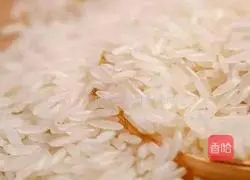 Illustration of how to make Guangzhou Cured Meat Claypot Rice 1