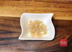 Illustration of how to make mushroom and scallop porridge 4