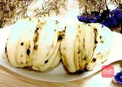 Illustration of how to make green onion and olive cauliflower rolls 8