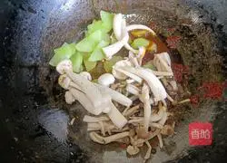 Illustration of how to make Korean spicy rice noodles 4