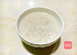 Illustration of how to make cucumber minced meat porridge 1