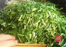 Illustration of making spring rolls in June 7