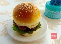 Illustration of how to make homemade steak burgers 12