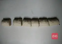 Illustration of how to make ham sausage rolls 7