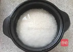Illustration of how to make sausage clay pot rice 2
