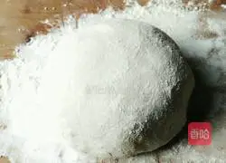 Illustration of how to make the Little Bear Frying Pan Version of Chive Box 9